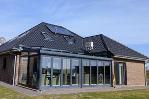 Zeitlose Eleganz trifft Küstenlage - Exklusiver, energieeffizienter Neubau in Bensersiel – Oll Deep 11, 26427 Esens – Vorschaubild 3