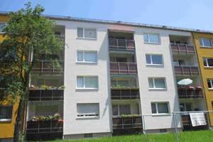Schicke 3-Zimmer-Wohnung in Laufamholz kurzfristig verfügbar! – Schupfer Str. 42, 90482 Laufamholz, Nürnberg – Vorschaubild 1
