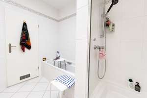 *SONNIGE 4 ZI WOHNUNG MIT TERRASSE & TG* - IN NIEDERKASSEL – Peter-Roos-Str. 10, 40547 Niederkassel, Düsseldorf – Vorschaubild 15