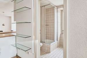 Möbliert - Schmuckstück in Möhringen, offene und große 2 Zimmer Wohnung mit 2 Bäder und Stellplatz b – Die vollständige Adresse der Immobilie erhältst du vom Anbieter., 70567 Möhringen-Mitte, Stuttgart – Vorschaubild 7