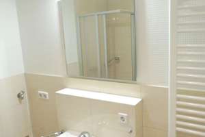 ***ERDWÄRME***Helle 2-RWG-Fußbodenheizung-Deckenspots-Dusche+Wanne-Balkon ***WE16*** – Die vollständige Adresse der Immobilie erhältst du vom Anbieter., 4159 Möckern, Leipzig – Vorschaubild 2