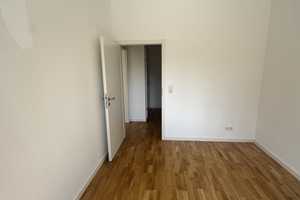 Tolle 2-Zimmer-Hochparterre-Wohnung mit Balkon und Einbauküche in Hamburg Hammerbrook – Hamburg – Vorschaubild 2