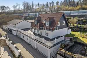 Modernisiertes Einfamilienhaus mit stilvollem Garten – Regensburg (Kreis) – Vorschaubild 2