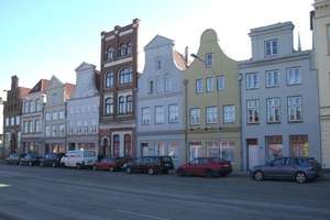 Achtung, traumhafte 2-Zimmer-Wohnung mit einer super Dachterrasse und sofort anmietbar! – An der Untertrave 43, 23552 Innenstadt, Lübeck – Vorschaubild 1