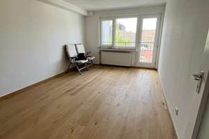 Charmante 1-Zimmer Wohnung im 5. OG mit Balkon in Golzheim