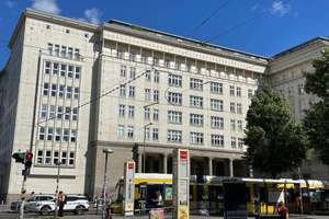 Sonnendurchflutete 2-Zimmer-Wohnung mit Balkon & Aufzug im historischen Zuckerbäckerhaus – Die vollständige Adresse der Immobilie erhältst du vom Anbieter., 10243 Friedrichshain, Berlin – Vorschaubild 7