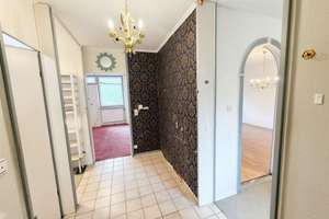 zum Selbstbezug oder als Kapitalanlage: Helle 2-ZKB-Wohnung mit Fensterfront und zwei Balkonen – Die vollständige Adresse der Immobilie erhältst du vom Anbieter., 86157 Pfersee-Nord, Augsburg – Vorschaubild 2