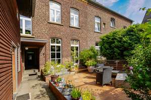 Einfamilienhaus & Baugrundstück im Zentrum von Angermund