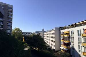 Zuhause mit 1 Zimmer in zentraler Lage von Köln Zollstock mit Balkon am Südstadion – Bernhard-Feilchenfeld-Straße 1, 50969 Zollstock, Köln – Vorschaubild 3