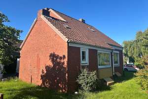 Geräumtes Haus in Geestemünde mit Ausbaupotenzial