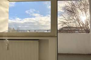 Helle 2-Zimmer-Wohnung mit Südbalkon, Aufzug und moderner Einbauküche – Moselstr. 5, 38120 Weststadt, Braunschweig – Vorschaubild 4