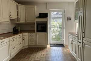 Viel Platz für Ihre Träume: Exklusives Einfamilienhaus mit separater Wohneinheit und Gartenparadies – Fürstenbergstr. 10, 63457 Groß-Auheim, Hanau – Vorschaubild 6