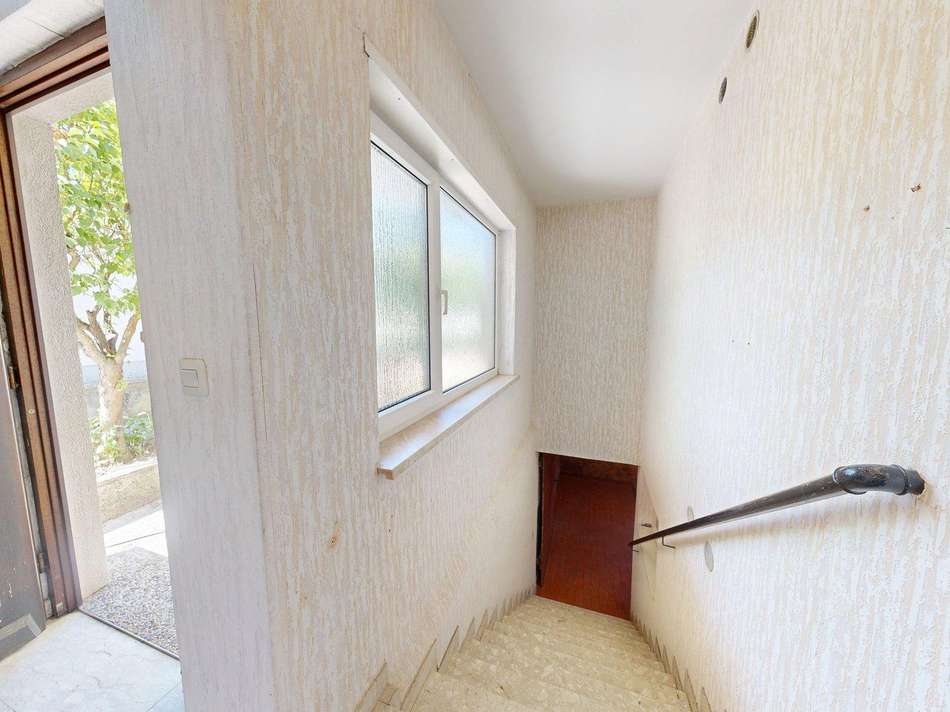 EG_Hintereingang_Kellerabgang