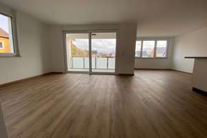 Attraktive Neubau-3-Zimmer Wohnung mit Balkon in Roßtal – Jahnstraße 2a, 90574 Roßtal – Vorschaubild 1