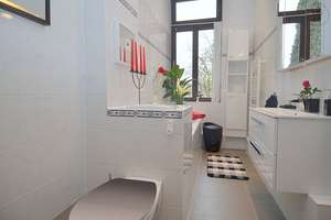 Charmante möblierte 4-Zimmer Wohnung mit Balkon in Wiesbaden City – Die vollständige Adresse der Immobilie erhältst du vom Anbieter., 65185 Südost, Wiesbaden – Vorschaubild 4