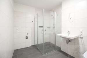 Hochwertige Barrierefreie Penthouse-Wohnung mit Dachterrasse und TG-Stellplatz in Kelheim – Die vollständige Adresse der Immobilie erhältst du vom Anbieter., 93309 Kelheim – Vorschaubild 8