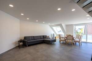 ***Großzügige Maisonette-Wohnung mit sonniger Terrasse - neu renoviert*** – Die vollständige Adresse der Immobilie erhältst du vom Anbieter., 70619 Riedenberg, Stuttgart – Vorschaubild 4