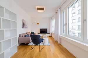 Hochwertige 2-Zimmerwohnung mit Balkon am Potsdamer Platz – Gabriele-Tergit-Promenade 21, 10963 Tiergarten, Berlin – Vorschaubild 1