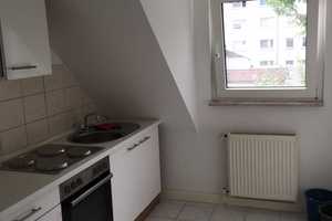 Modernisierte 2-Raum-Dachgeschosswohnung mit Einbauküche in Wuppertal – Franzenstrasse 4, 42105 Wuppertal – Vorschaubild 2