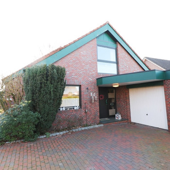 Modernisiertes, topgepflegtes Wohnhaus mit Keller, Doppelgarage und schönem Garten