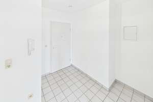 Helle 2-Zimmer-Wohnung mit Balkon und Außenstellplatz zum Wohlfühlen – Die vollständige Adresse der Immobilie erhältst du vom Anbieter., 65189 Südost, Wiesbaden – Vorschaubild 3