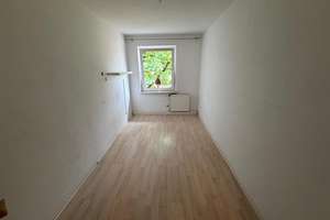 3-Zimmer-Wohnung mit Entwicklungspotenzial – ideal für Eigennutzer oder Kapitalanleger – Schölerpad 204, 45355 Bochold, Essen – Vorschaubild 2