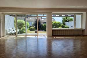 BIK: GERÄUMIGES REIHENMITTELHAUS MIT GARTEN UND GARAGE! BELIEBTE LAGE RONSDORF! – Die vollständige Adresse der Immobilie erhältst du vom Anbieter., 42369 Ronsdorf, Wuppertal – Vorschaubild 3