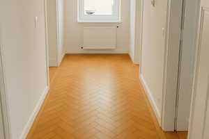 Charmante Altbauwohnung mit französischem Balkon und moderner Ausstattung – München – Vorschaubild 3