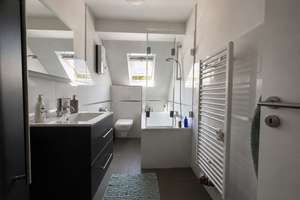 Der perfekte Start ins Eigenheim – Charmante Dachgeschosswohnung zum Wohlfühlen – Die vollständige Adresse der Immobilie erhältst du vom Anbieter., 46045 Altstadt-Süd, Oberhausen – Vorschaubild 2