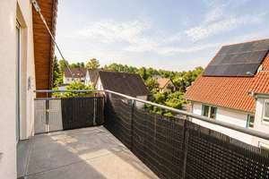 Gepflegte 3-Zimmer-Wohnung mit Balkon und Ausbaupotenzial im Speicher – 79108 Hochdorf, Freiburg im Breisgau – Vorschaubild 3