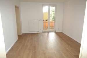 Schnell ANSCHAUEN und EINZIEHEN: Neuer schicker Laminatboden + Fensterbad + gemütlicher Balkon – Carl-von-Ossietzky-Str. 42b, 9126 Lutherviertel, Chemnitz – Vorschaubild 6