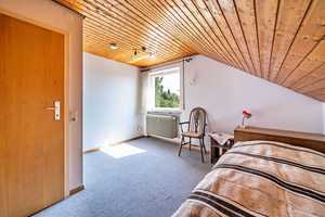 Charmantes Dreifamilienhaus in ruhiger Lage – Ludwigsburg (Kreis) – Vorschaubild 14