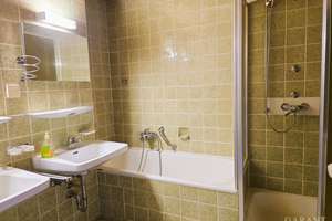 Helle 3 1/2 Zimmer-Wohnung mit Dachterrasse nahe beim Stadtpark – Die vollständige Adresse der Immobilie erhältst du vom Anbieter., 72764 Reutlingen-Mitte, Reutlingen – Vorschaubild 7