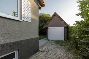 Willkommen im Grünen - Designhaus inklusive Einbauküche und großem Garten nahe München – Ostallgäu (Kreis) – Vorschaubild 25