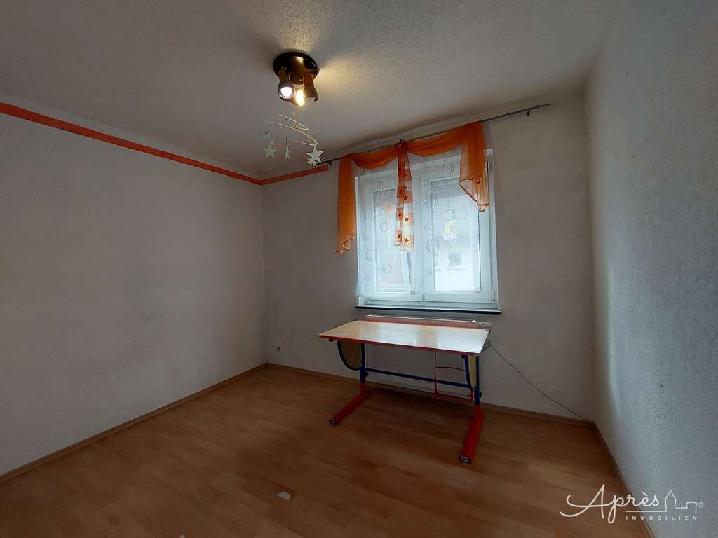 Immobilie in Dürbheim - Großzügiges Familienhaus mit Kamin, Sauna & überdachter Terrasse - Bild 4