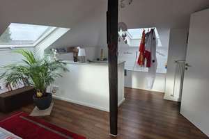 4 Zimmerwohnung mit ausgebautem Dachgeschoss incl. Garage in 4-Parteienhaus in Bonn-Lengsdorf – Die vollständige Adresse der Immobilie erhältst du vom Anbieter., 53127 Lengsdorf, Bonn – Vorschaubild 11