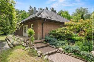 Osterholz-Scharmbeck | Geräumiges Einfamilienhaus mit Kamin, großem Garten mit Saunahaus und Doppelg – Osterholz (Kreis) – Vorschaubild 2