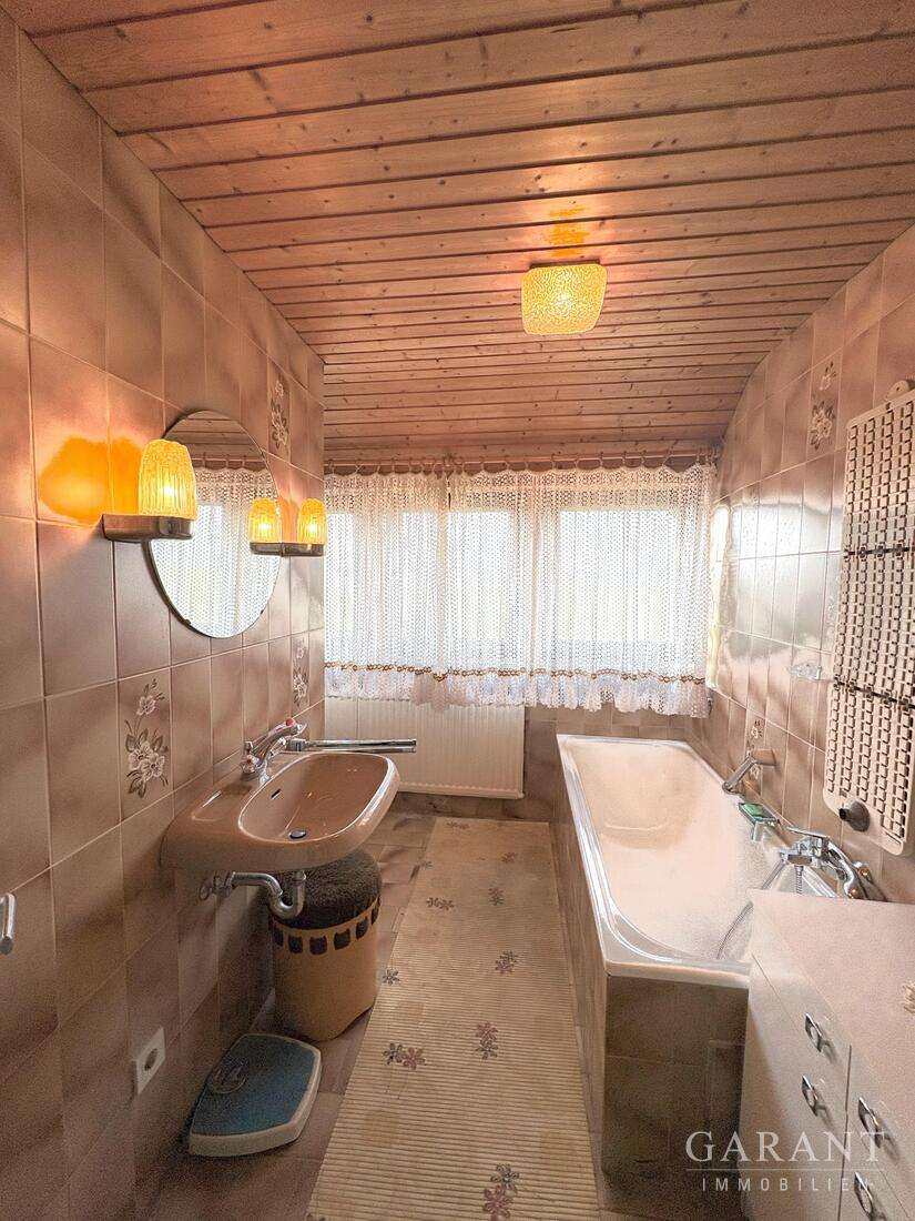 Immobilie in Biberbach - Familienfreundliche Doppelhaushälfte mit Garten und Garage in Biberbach - Bild 2