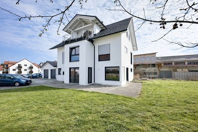 Modern & energieeffizient - EFH mit über 337m² Wohnfläche und Einliegerwohnung in zentraler Lage