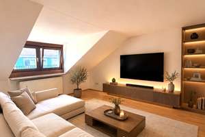Dachgeschosswohnung mit Renovierungsbedarf und viel Potenzial in Maxvorstadt-München