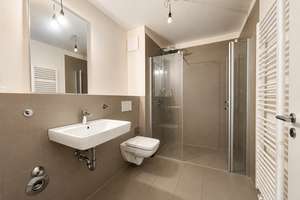 Offene charmante Wohnung mit Blick auf´s Wasser – Zur Helling 2b, 24143 Gaarden-Ost, Kiel – Vorschaubild 6