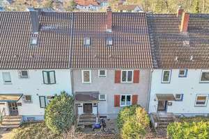 Solides Investment -  gepflegtes Reihenmittelhaus mit zwei vermieteten Wohneinheiten in Germersheim – Die vollständige Adresse der Immobilie erhältst du vom Anbieter., 76726 Germersheim – Vorschaubild 4