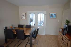 Helle 3‑Zi.-Maisonette mit Balkon & Stellplatz – 10 Min. zum Wandsbeker Markt