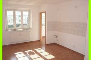 Große, sonnige Wohnküche mit Erkerbereich -  Bad mit Fenster - Balkon – Heimgarten 112, 9126 Chemnitz – Vorschaubild 1