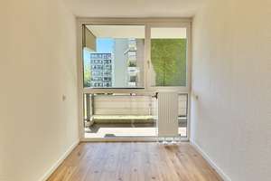 Vollständig renovierte 4-Zimmer-Wohnung im 3. OG mit 2 Balkonen und Garage in Köln-Weiden – Lübecker Str. 13, 50858 Weiden, Köln – Vorschaubild 13