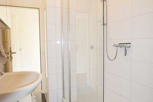 Ein Traum in KR-Uerdingen: sanierte 2-Zimmer-Wohnung mit großem West Balkon, EBK u. Garage – Bergstr. 62, 47829 Uerdingen, Krefeld – Vorschaubild 20