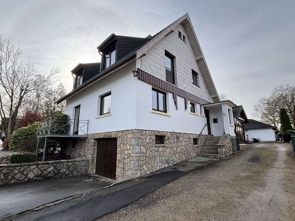 Immobilie in Roetgen - Einfamilienhaus mit 3 vermieteten Wohnungen - Bild 1