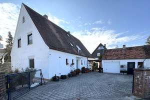 Ein- bis Zweifamilienhaus mit Ausbaupotenzial in ruhiger Lage von Fürth