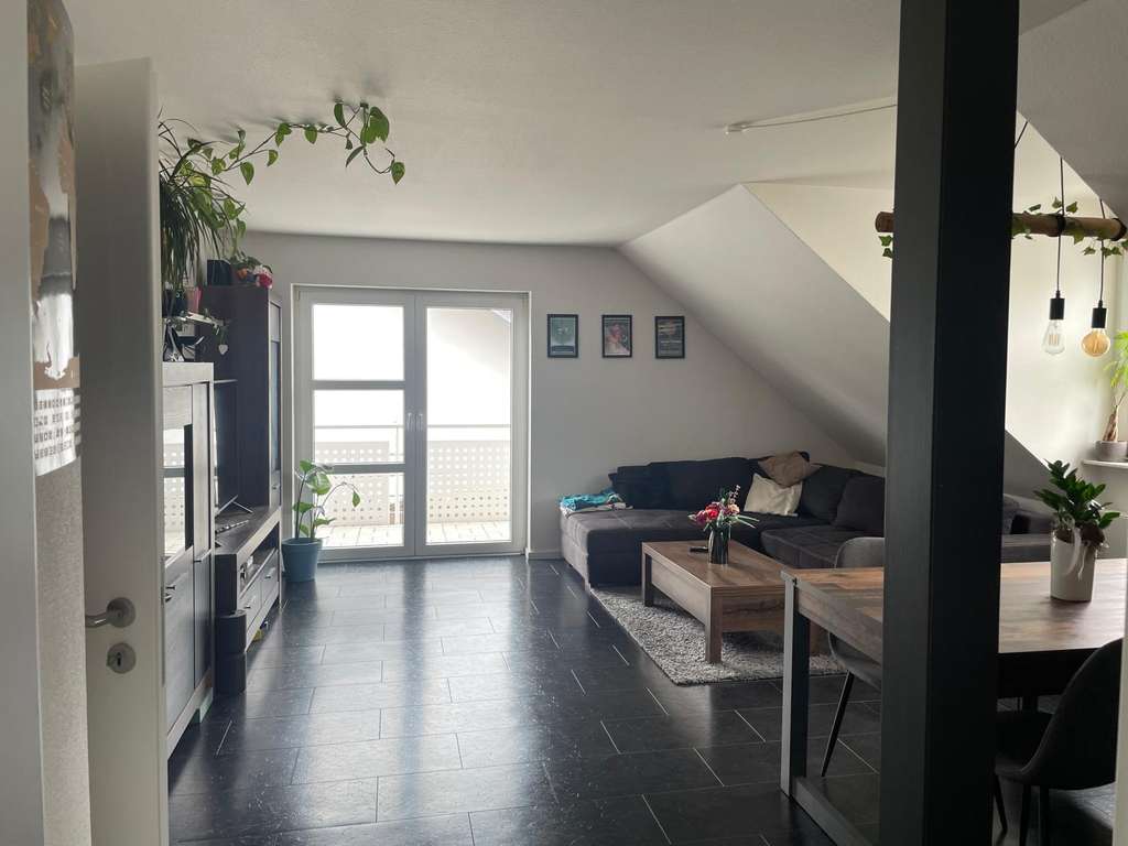 Immobilie in Eschau - 2 Zimmer DG Wohnung mit Balkon und zusätzlichem Spitzboden  in Eschau - Bild 0