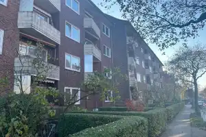 Möbliertes WG-Zimmer mit Balkon – 17 m² in Hamburg (inkl. NK & Internet) – 735 € Warm – Peterskampweg 3, 22089 Hamburg – Vorschaubild 4